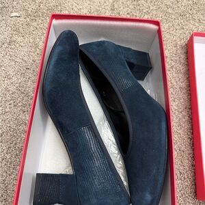 Vaneli Deep Blue Velvet and Crocodile Women's Heels